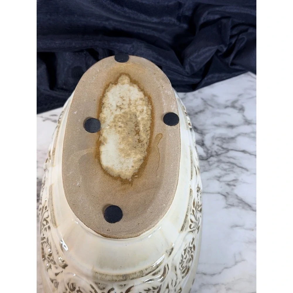 Ivory White leaf Floral Embossed Ceramic Indoor/Outdoor Planter/Pot  11.5(p2893)
